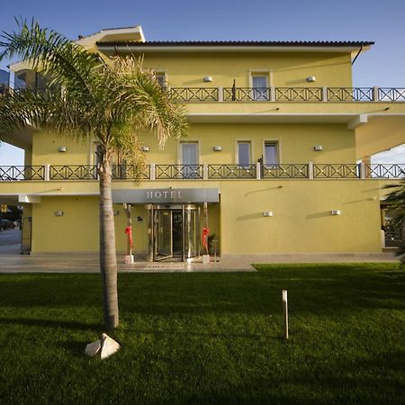 Hotel Villa Tirreno Tarquinia Buitenkant foto