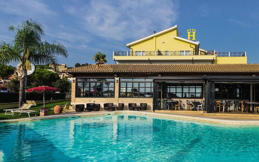 Hotel Villa Tirreno Tarquinia Buitenkant foto